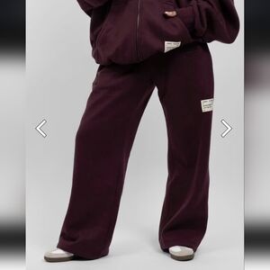 NWT Comfrt Affirmation Straight Leg Sweatpants In Maroon Small